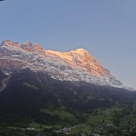 Bel-air Eden 宾馆 2*